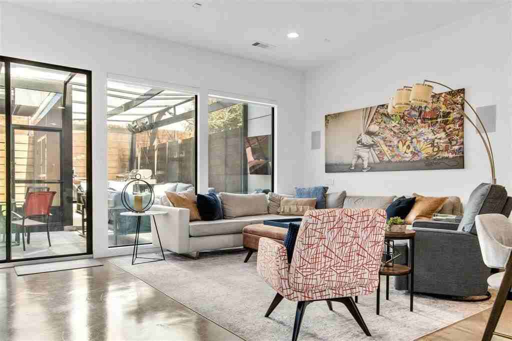 5957 Ross Ave #A - Photo 5 of 33