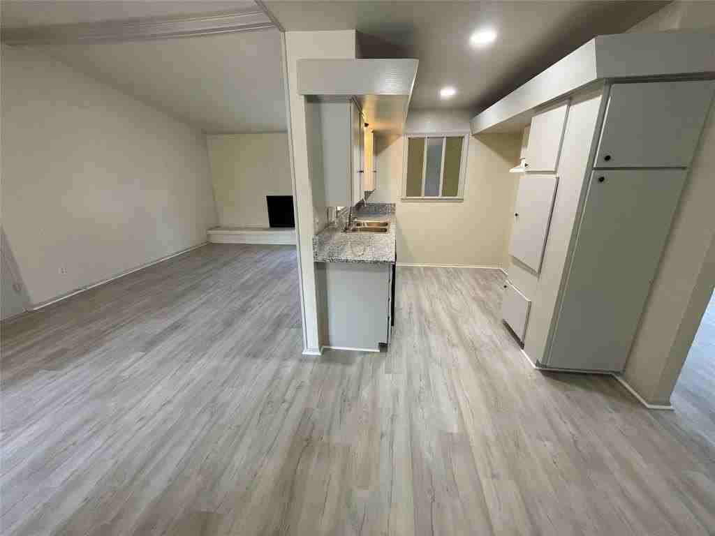 14046 Rolling Hills Ln - Photo 5 of 16