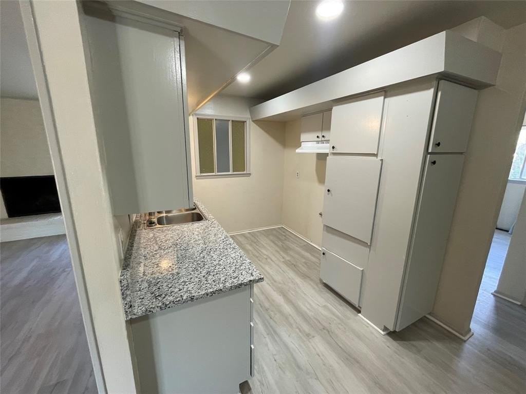 14046 Rolling Hills Ln - Photo 6 of 16