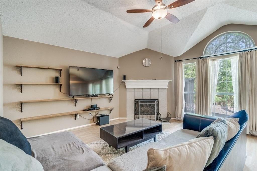 3821 Staghorn Cir N - Photo 5 of 24