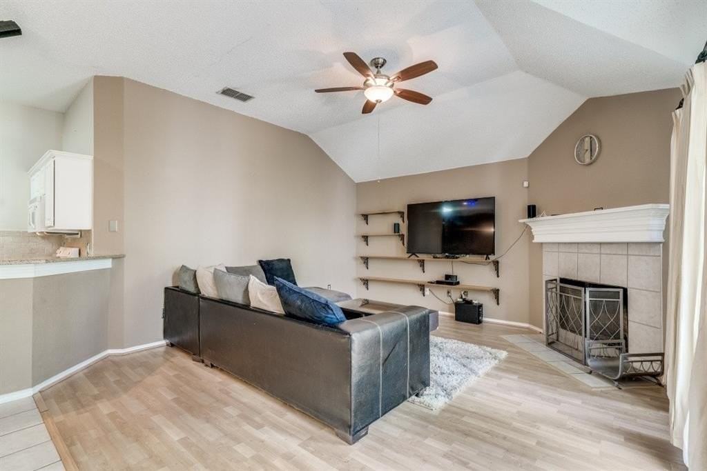 3821 Staghorn Cir N - Photo 6 of 24