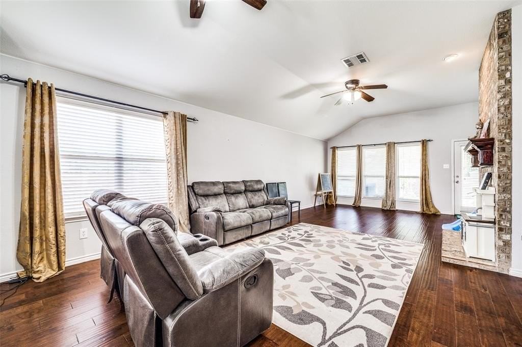 15899 Bull Run Dr - Photo 3 of 12