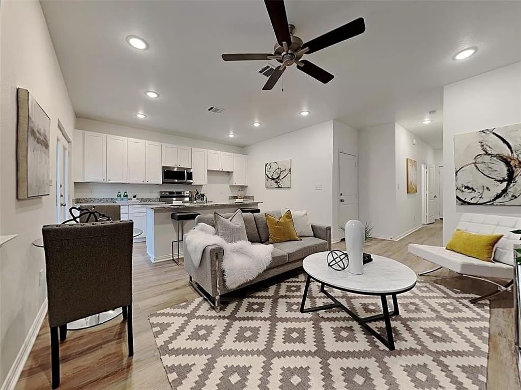 603 Briarwood Dr - Photo 4 of 10