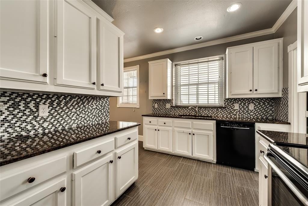 4669 Reunion Dr - Photo 6 of 25