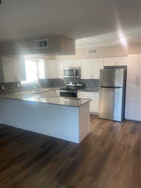 904 Spring Valley Plz #A - Photo 3 of 18