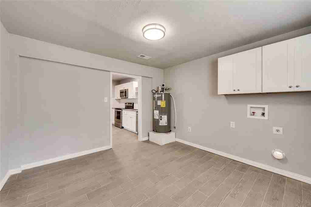 8033 Downe Dr - Photo 6 of 16