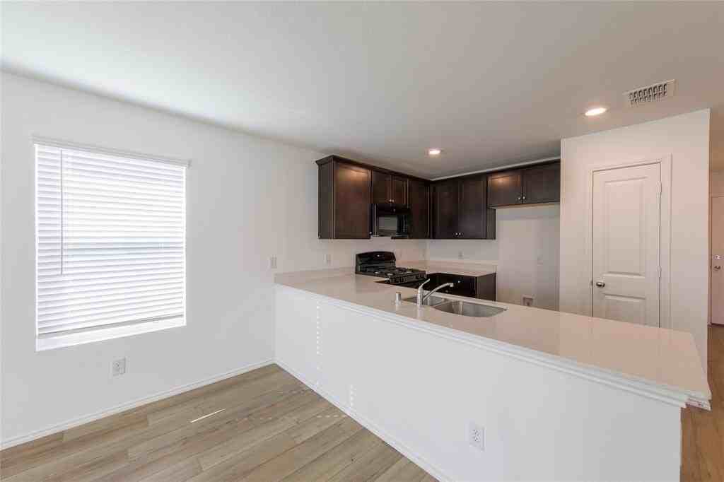 5902 Nyquist Way - Photo 6 of 25