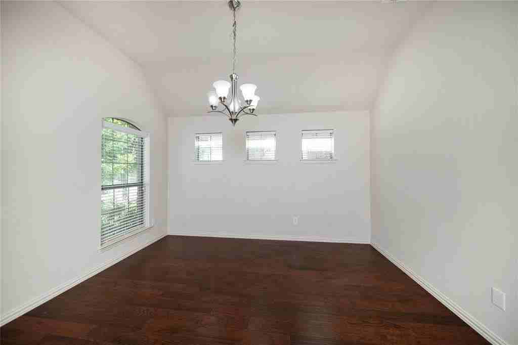 5609 Centeridge Ln - Photo 5 of 36