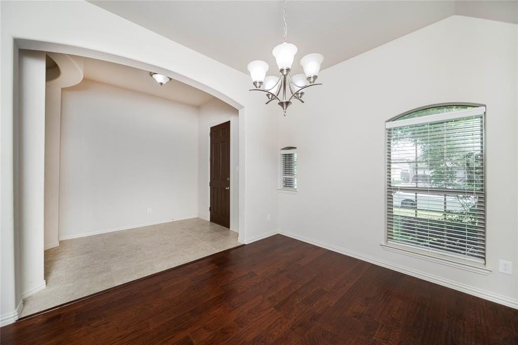 5609 Centeridge Ln - Photo 6 of 36