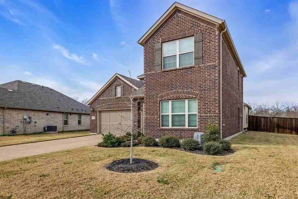 1209 Putnam St - Photo 3 of 36