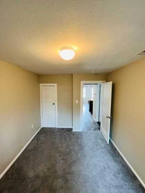 4000 Walker St - Photo 6 of 8