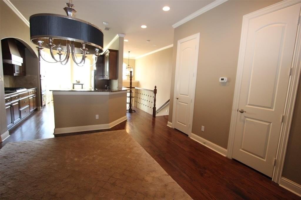 4043 Throckmorton St - Photo 3 of 25