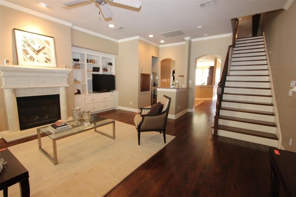 4043 Throckmorton St - Photo 5 of 25