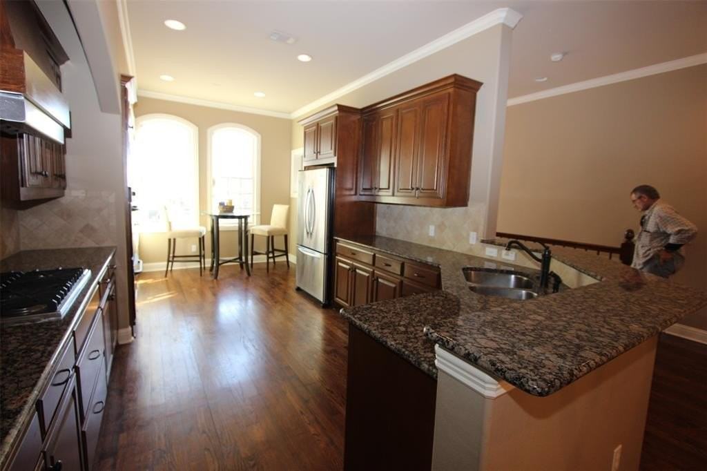 4043 Throckmorton St - Photo 7 of 25