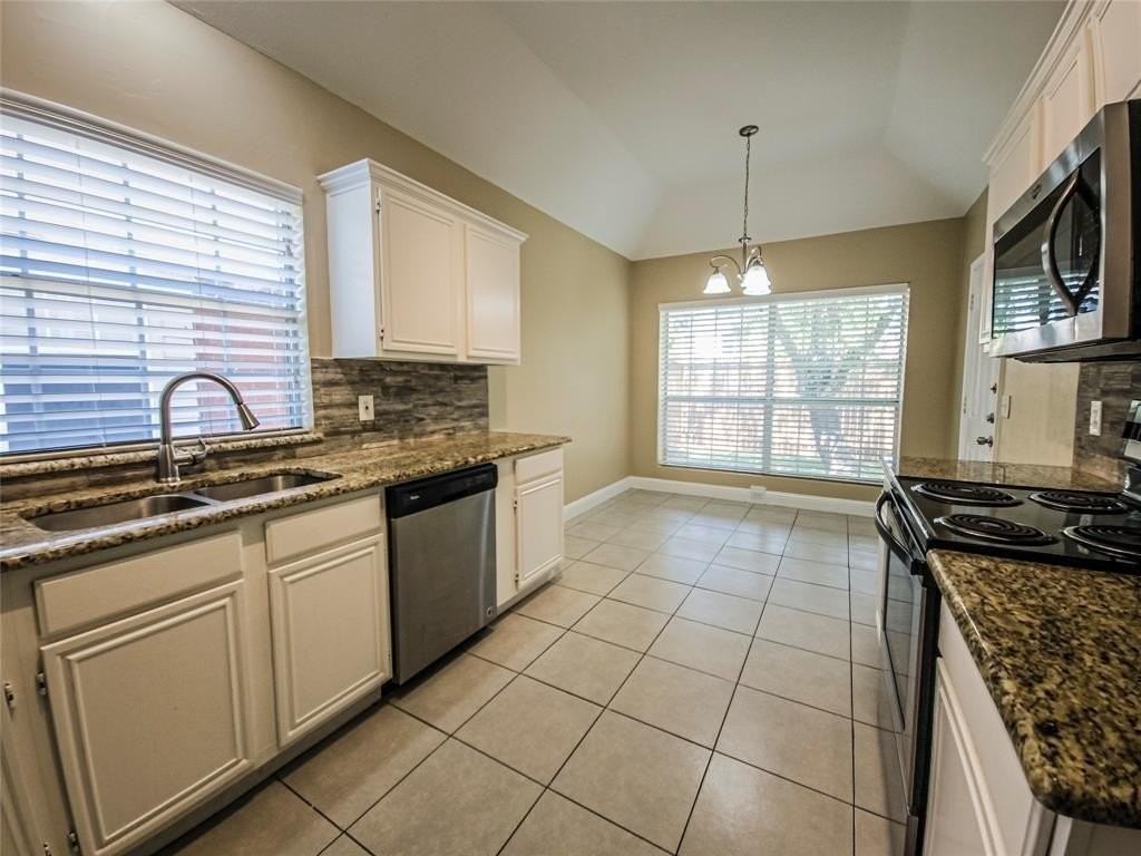 1524 High Pointe Ln - Photo 6 of 33