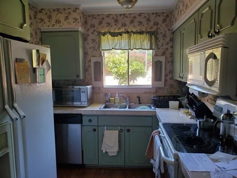 1013 N Cottonwood Dr - Photo 4 of 13