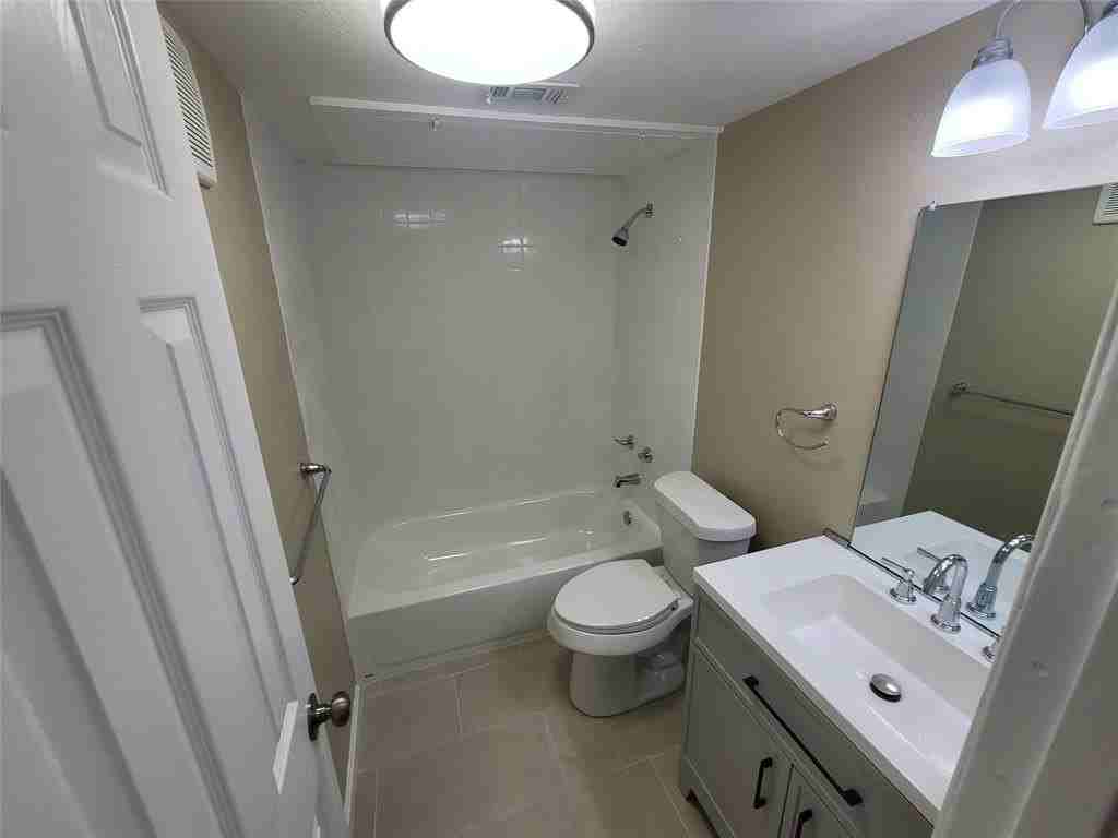 4630 Country Creek Dr #1219 - Photo 6 of 8