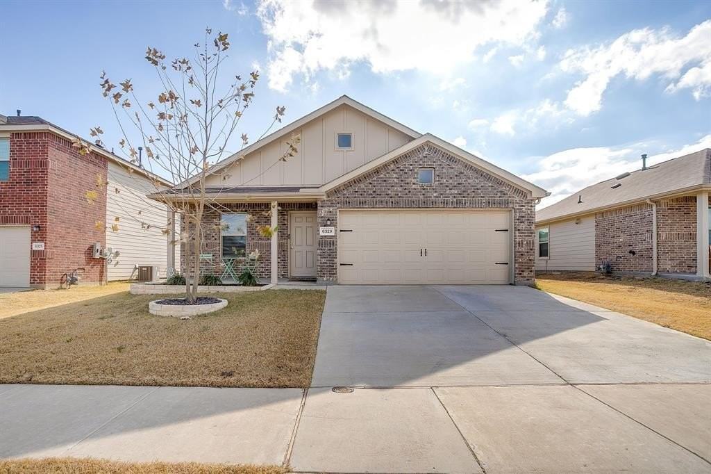 6329 Becker Ave - Photo 4 of 40