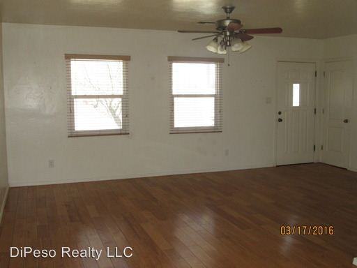 205 S Bowie Ave - Photo 3 of 9