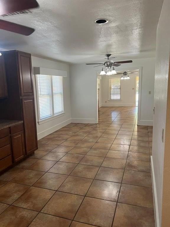 1209 Bawcom St - Photo 3 of 10