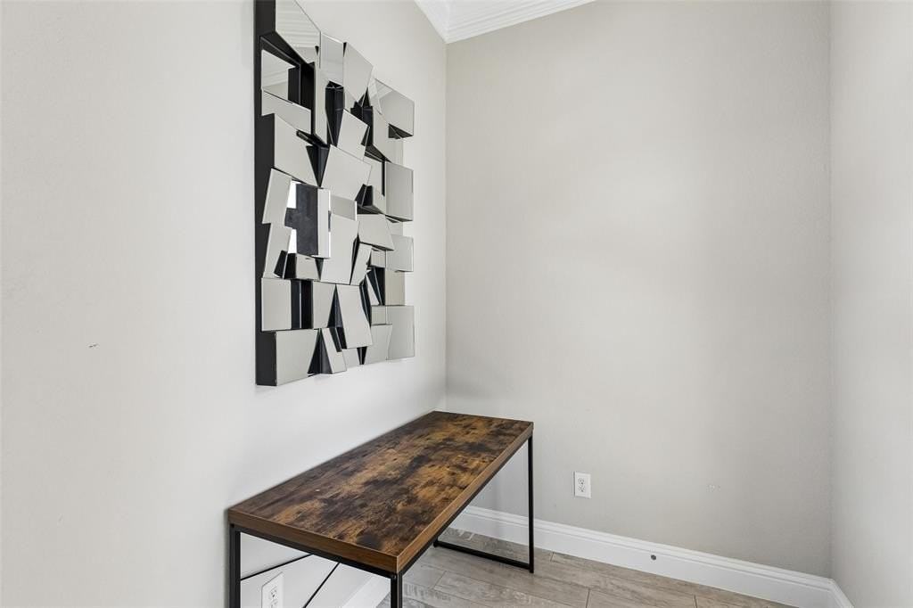 628 Club Dr - Photo 3 of 37