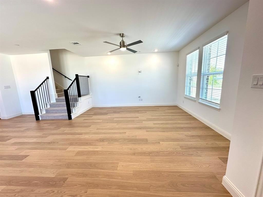 1021 Stockton Dr - Photo 3 of 22