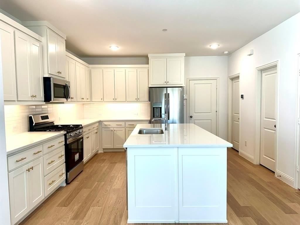 1021 Stockton Dr - Photo 6 of 22