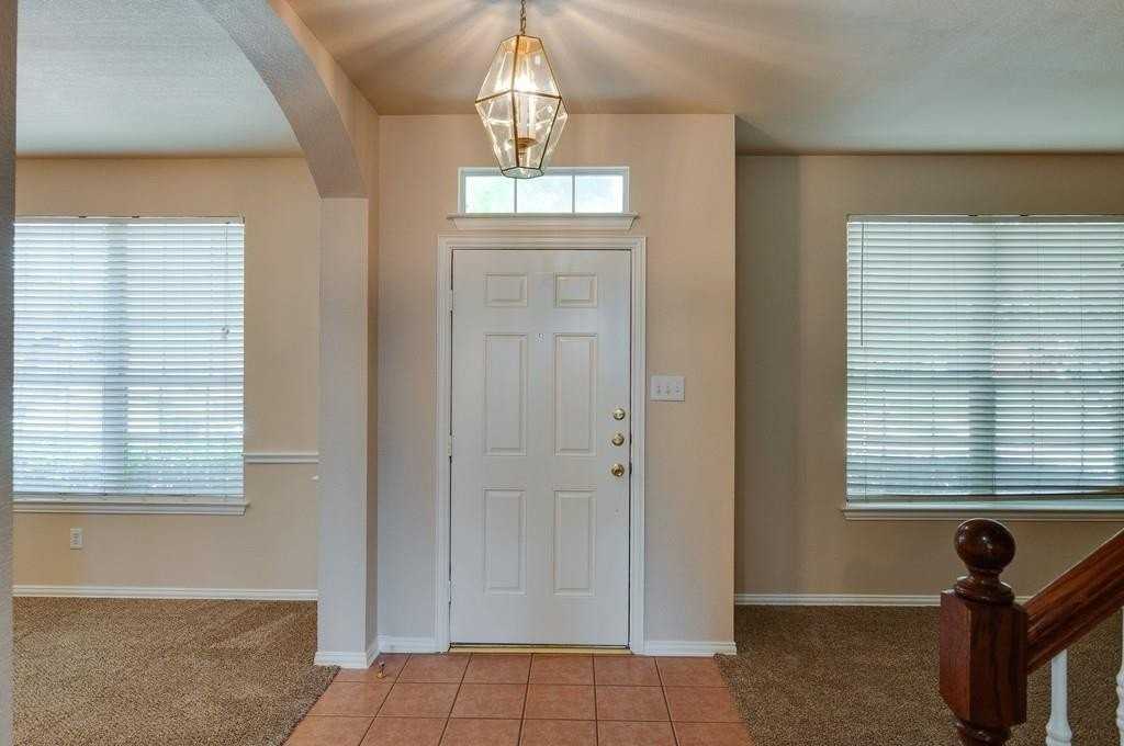 5205 Rush Creek Ct - Photo 5 of 34