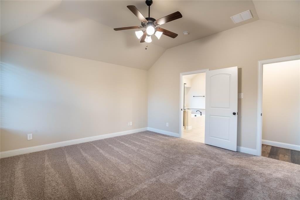 312 Delaford Dr - Photo 4 of 22