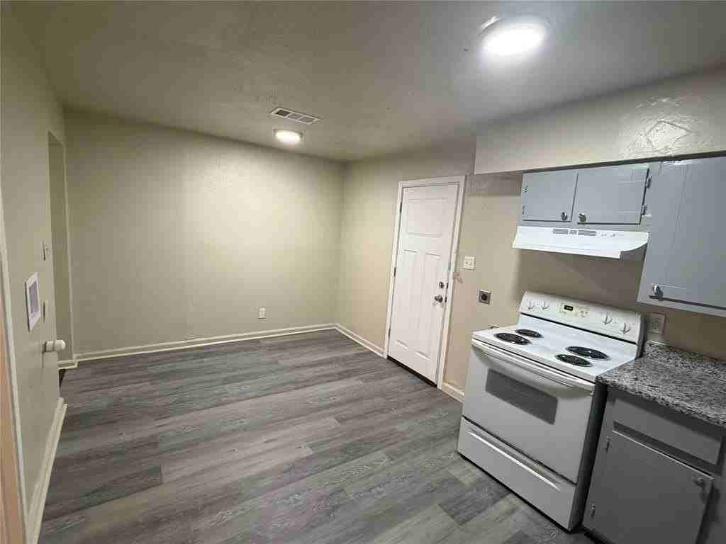 726 Jadewood Dr - Photo 6 of 16