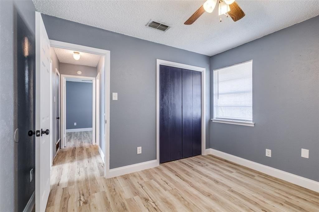 453 Wilshire Ave - Photo 3 of 11