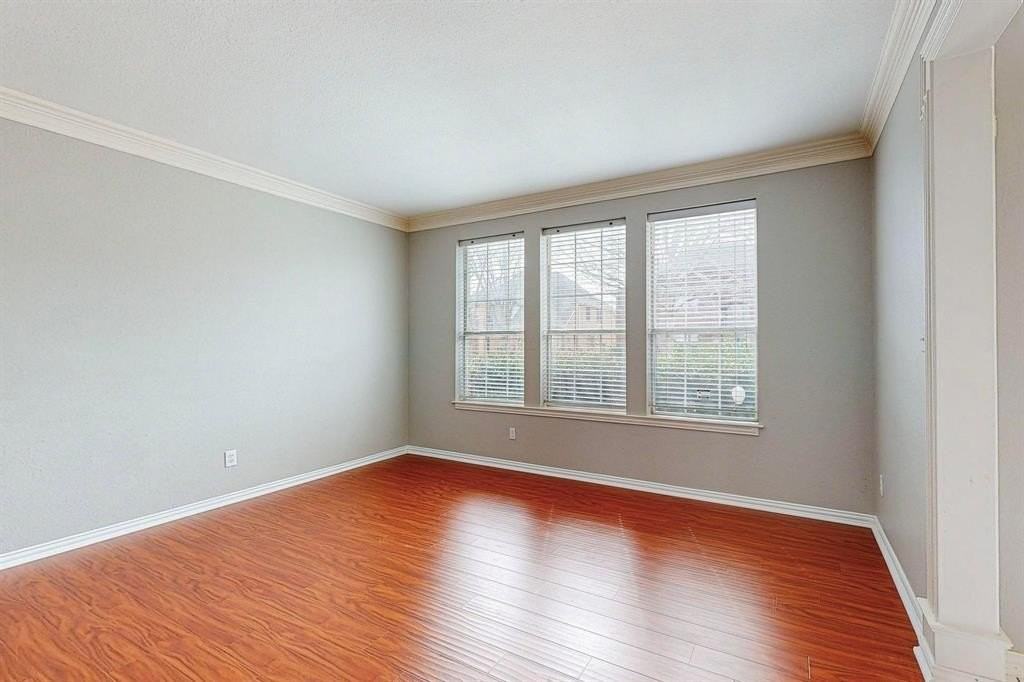 4017 Carmichael Dr - Photo 4 of 32