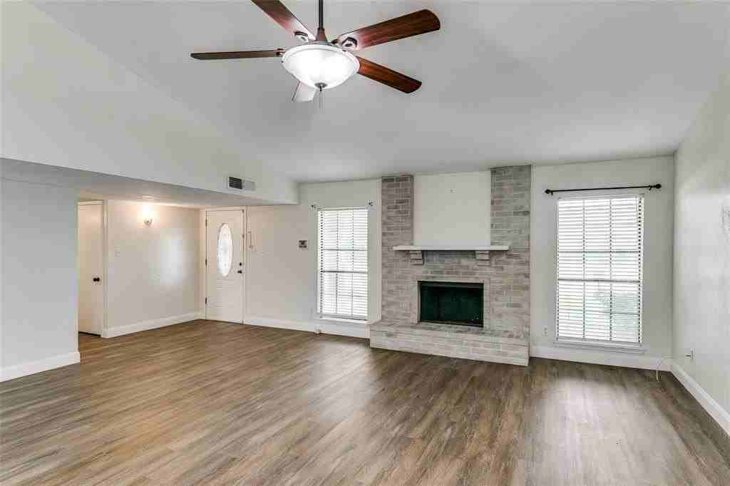 9306 Grant Dr - Photo 2 of 4