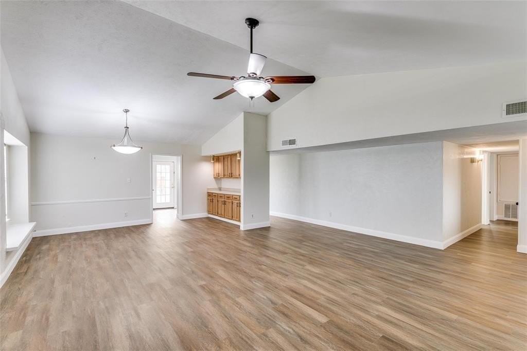 9306 Grant Dr - Photo 3 of 4