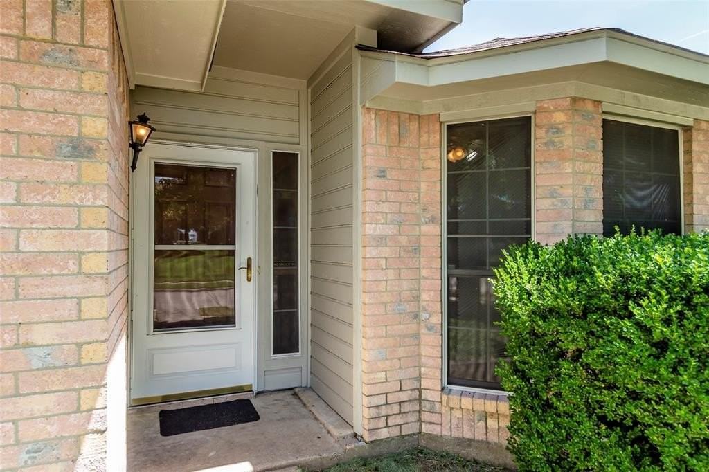 845 Applewood Dr - Photo 3 of 26