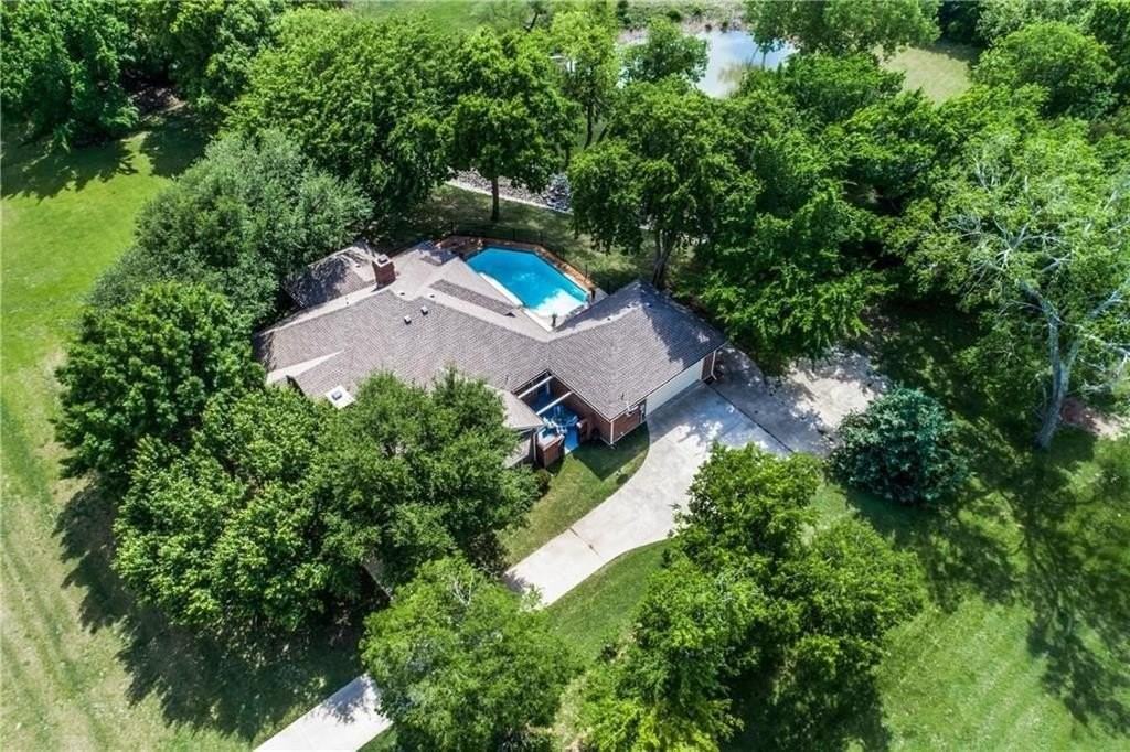 3227 Preston Hills Cir - Photo 2 of 40