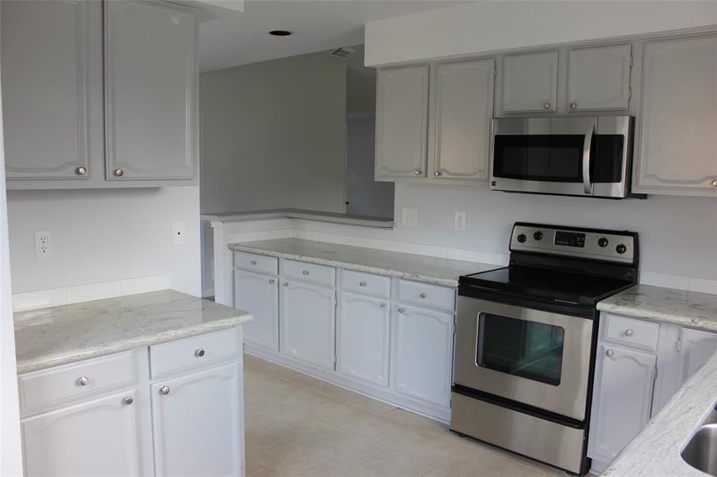 812 Shannon Dr - Photo 2 of 20