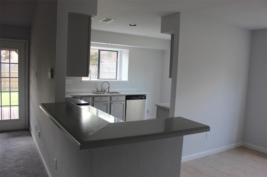 812 Shannon Dr - Photo 5 of 20