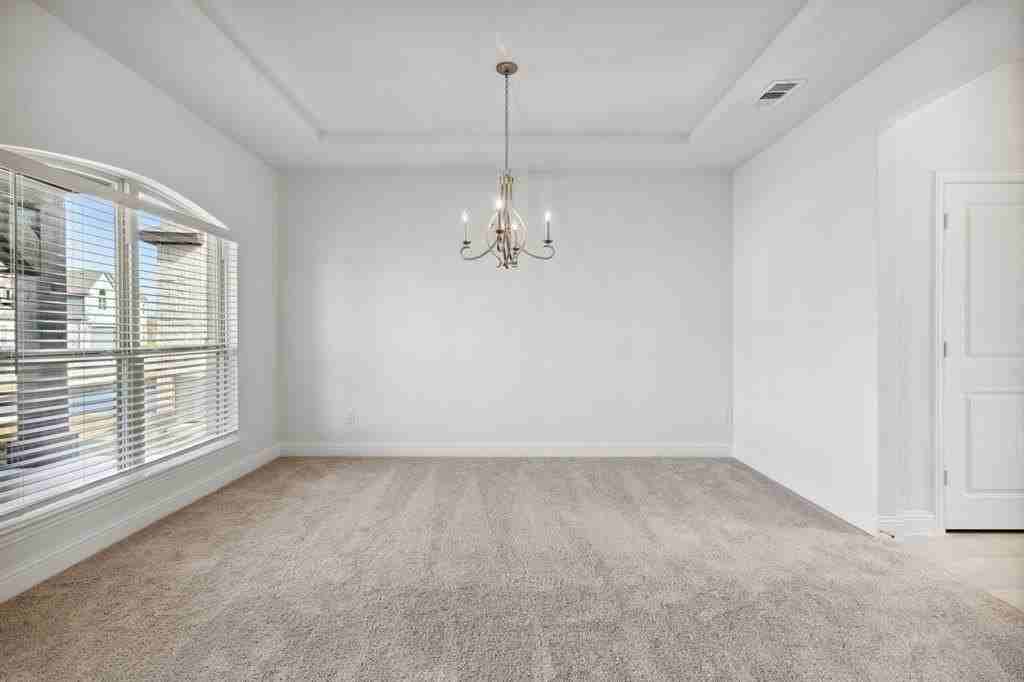 5604 Winona Ln - Photo 4 of 40