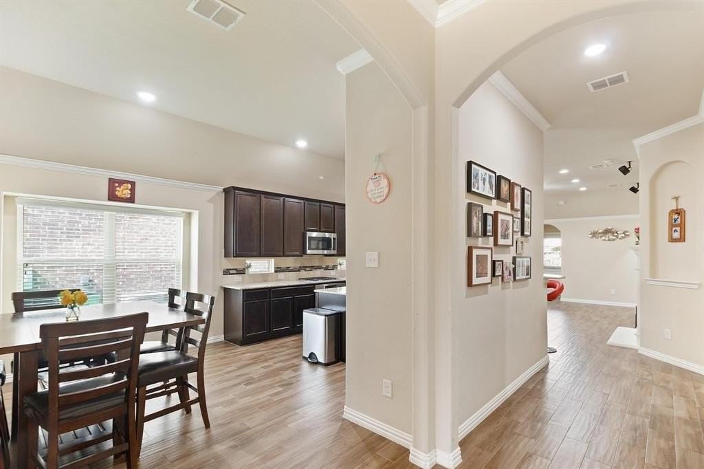 16609 Lincoln Park Ln - Photo 5 of 18