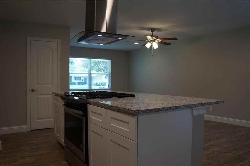 408 Salem Dr - Photo 2 of 11