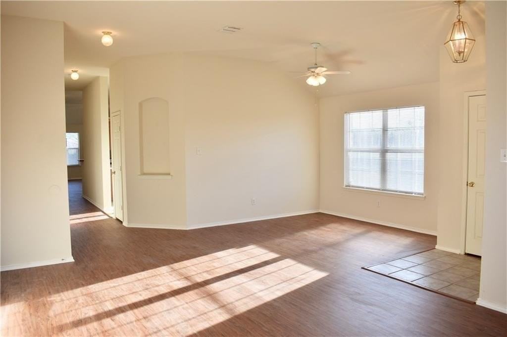 1000 Salt Creek Trl - Photo 3 of 32