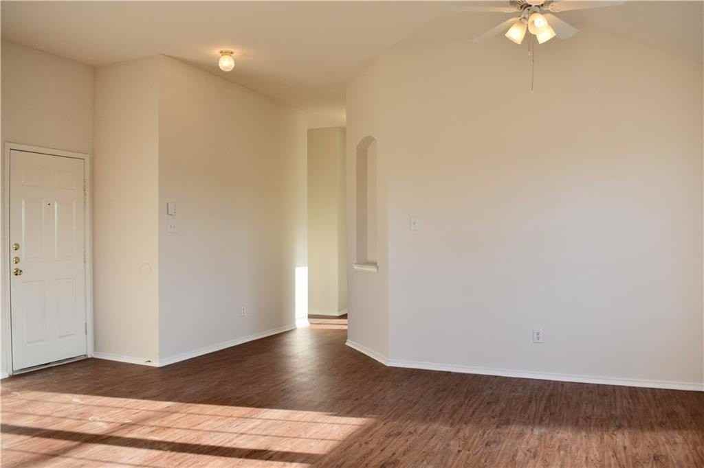 1000 Salt Creek Trl - Photo 7 of 32