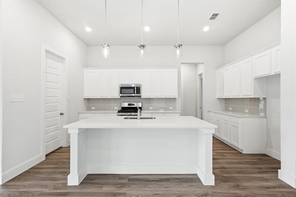 1861 Arbor Dr - Photo 2 of 26