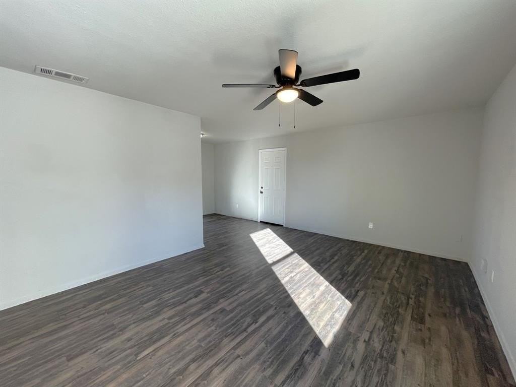 2105 Knoll Crest Dr - Photo 2 of 14