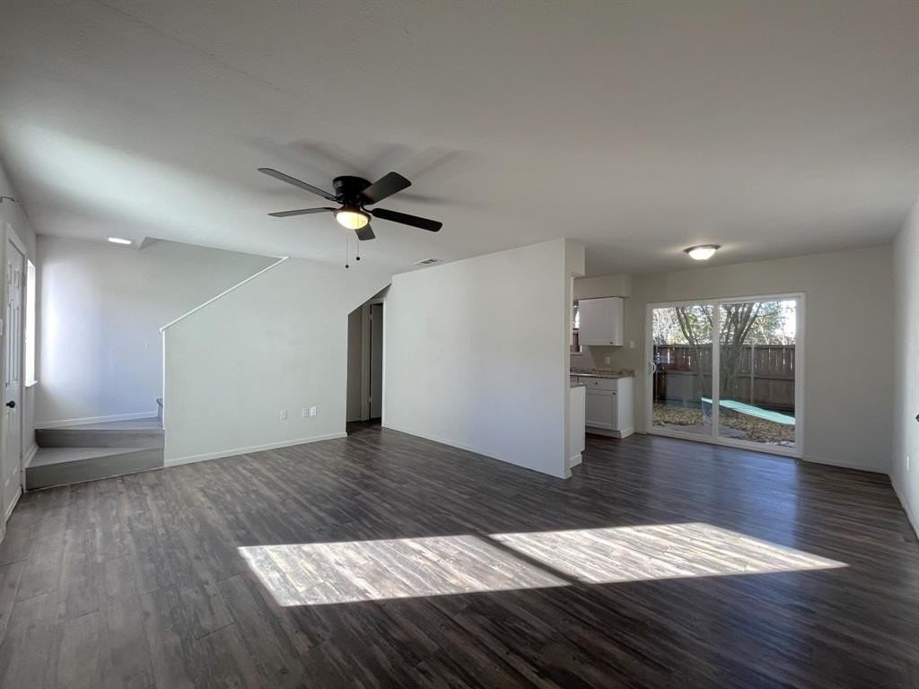 2105 Knoll Crest Dr - Photo 3 of 14