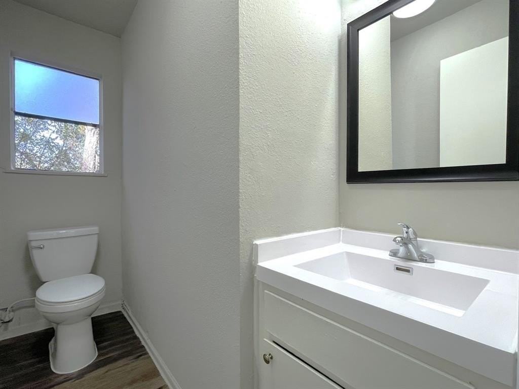 2105 Knoll Crest Dr - Photo 7 of 14