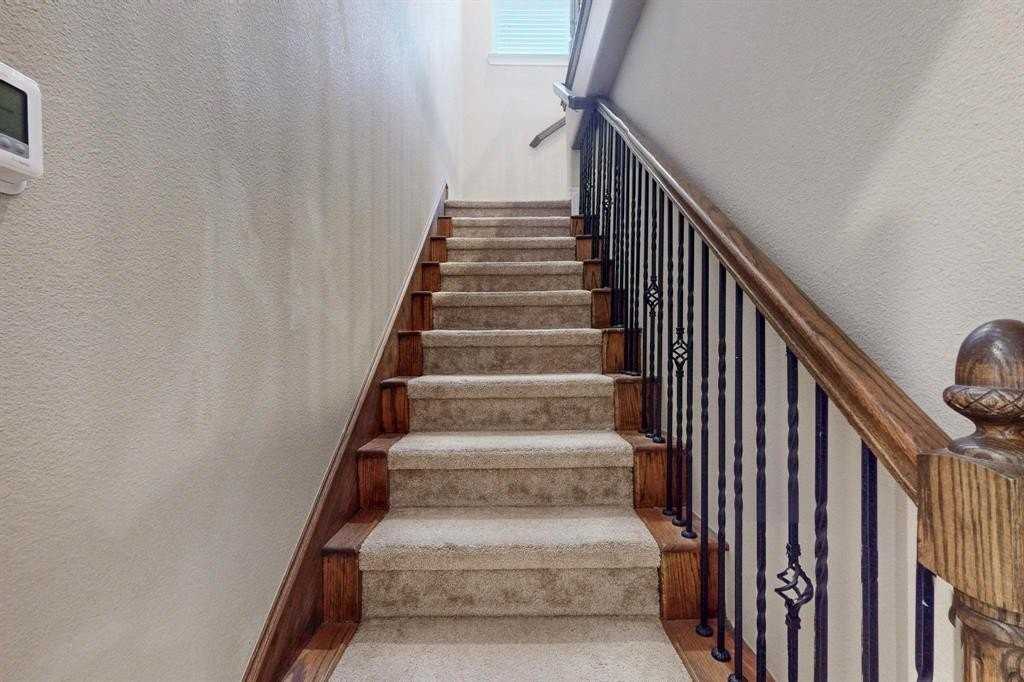 609 Fleming St - Photo 3 of 30