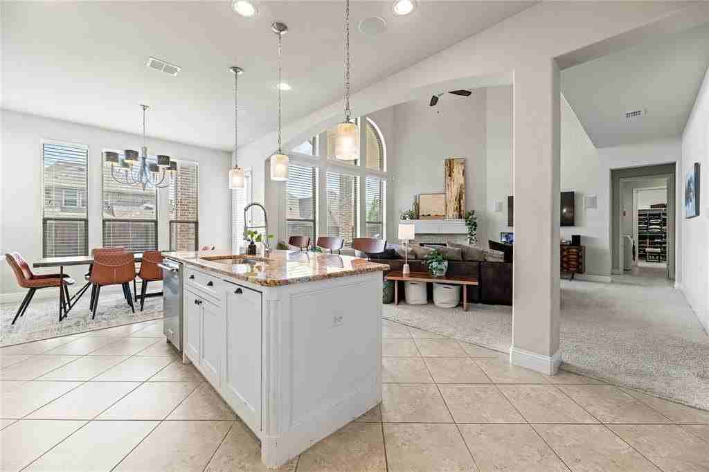 4611 Acacia Pkwy - Photo 3 of 39