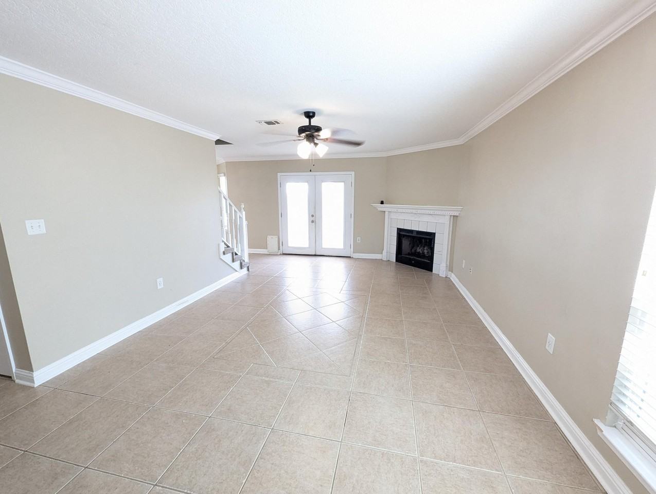 437 Bridgewater Ct - Photo 2 of 26